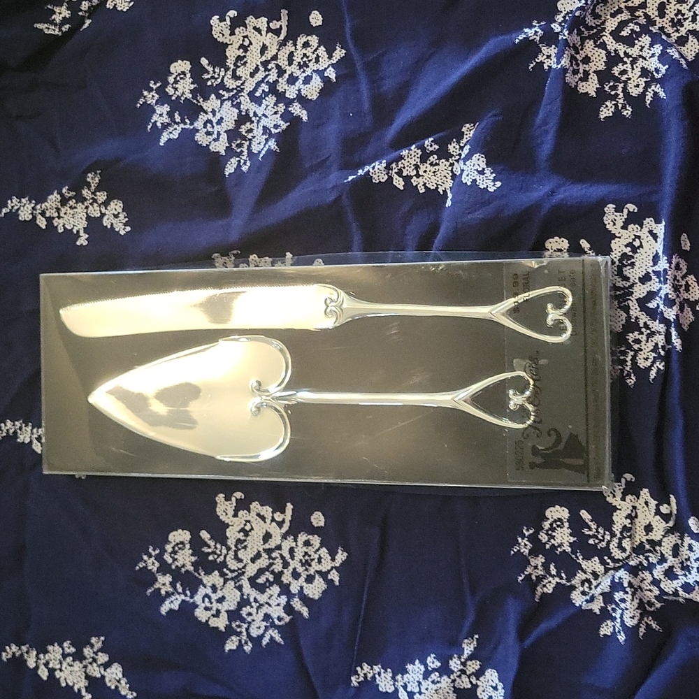 Cake cutters
